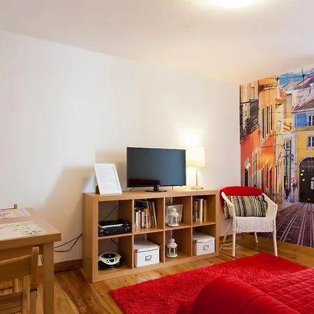 Apartment Historic And Charming - Alfama 1-bedroom Lisbon